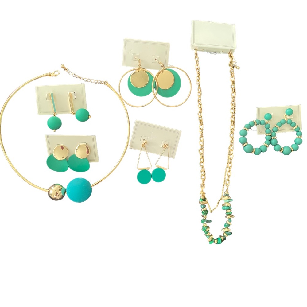 Beautiful New Green 7 piece Jewelry Lot